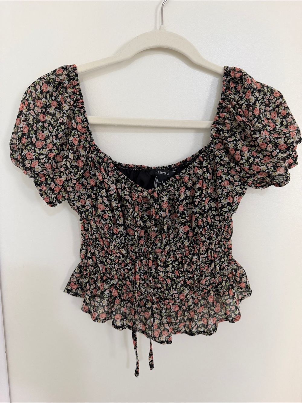 Forever 21 Black Floral Puff-Sleeve Smocked Cropped Top | S